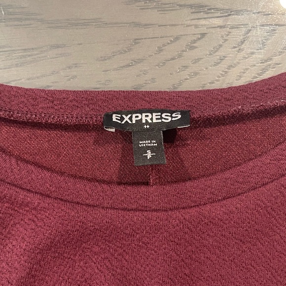 Express Textured Tie Waist Top - Picture 5 of 5